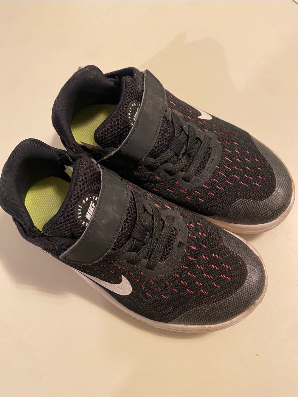 Nike Black Sneakers with Red Stitching Youth Size 1 Athletic Running Activewear